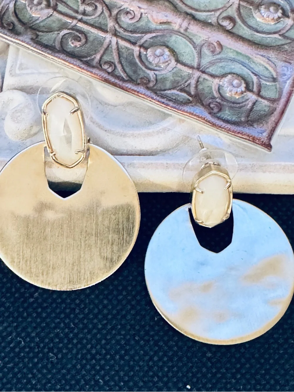 Kendra Scott Deena Drop Brushed Gold Disc Earrings